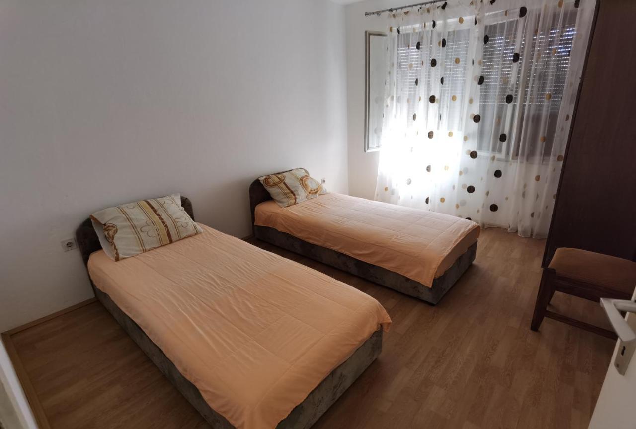 Nikolic Apartmani Бар Экстерьер фото